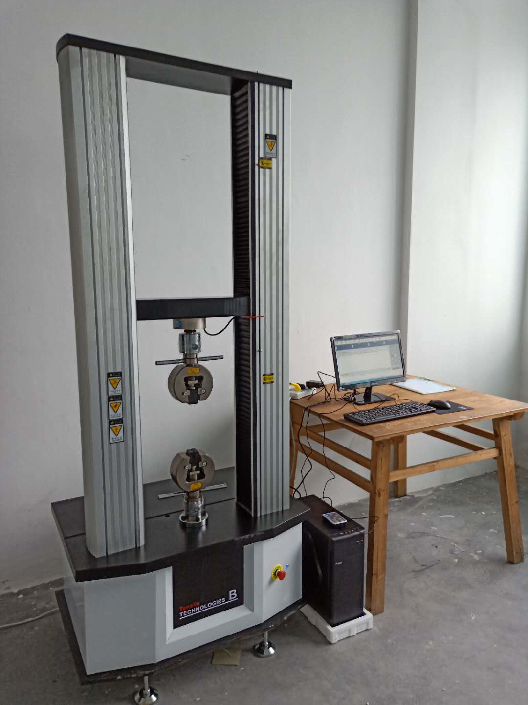 微機(jī)控制拉力試驗機(jī)
